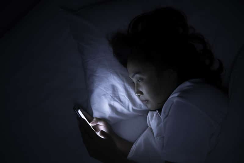 According to several reports, more than 55 percent of people frequently utilize their smartphones before bedtime.